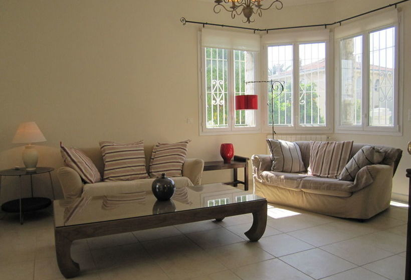 Happy Few La Maison Blanche