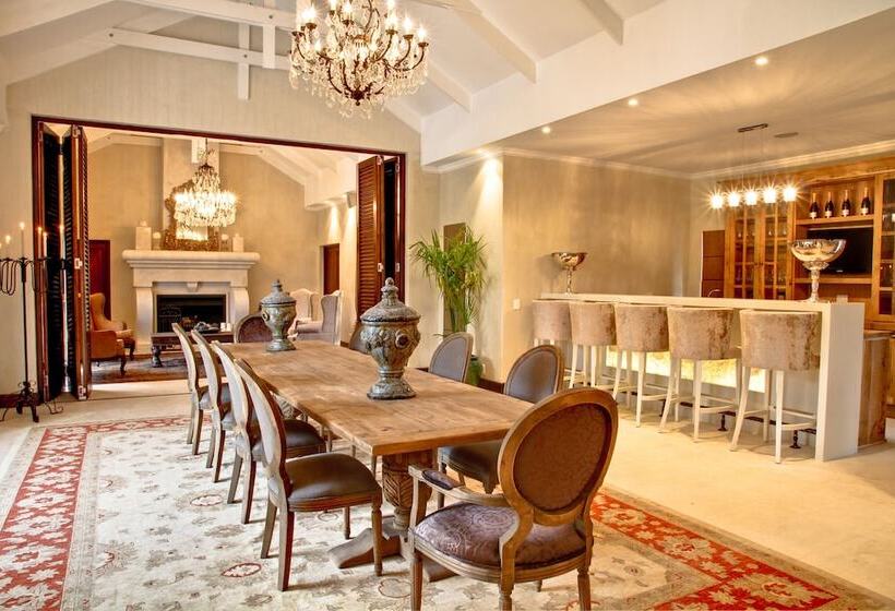 פנסיון Homestead Villas