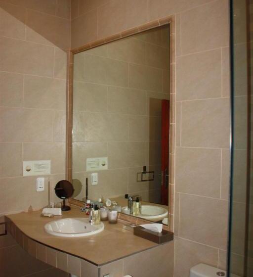 Пансион Over The Moon Guesthouse