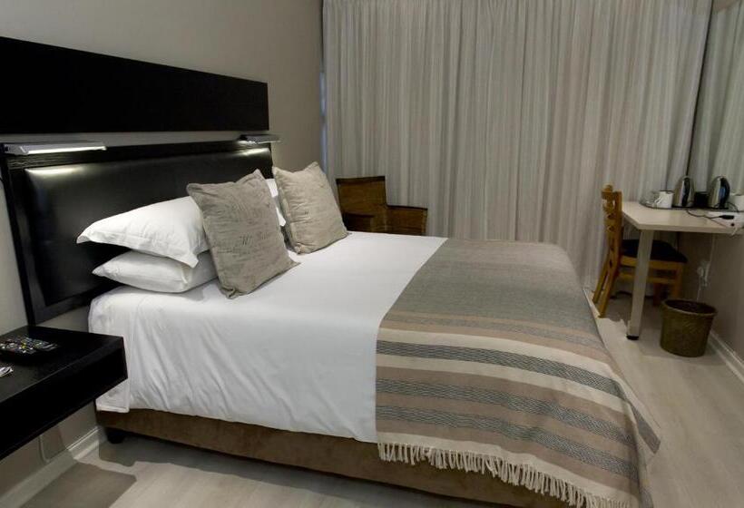 بنسيون The Suburban Guest House