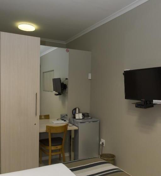 بنسيون The Suburban Guest House