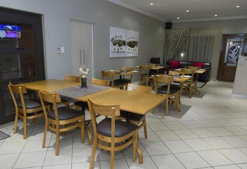 بنسيون The Suburban Guest House