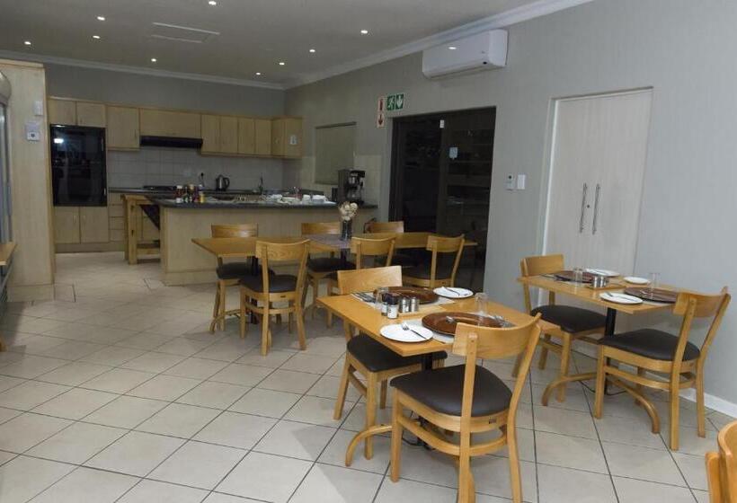 بنسيون The Suburban Guest House