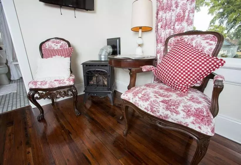 تختخواب و صبحانه The Guest House At Gulfport Landing