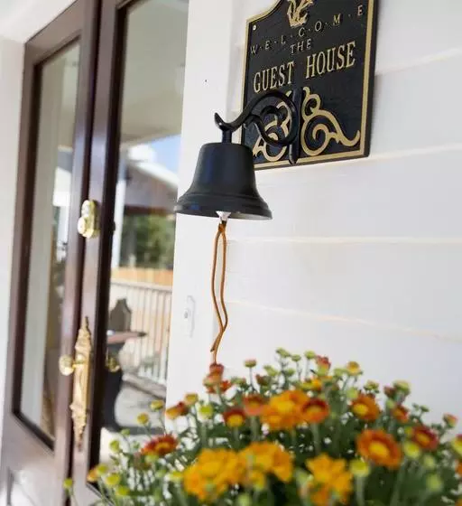 تختخواب و صبحانه The Guest House At Gulfport Landing