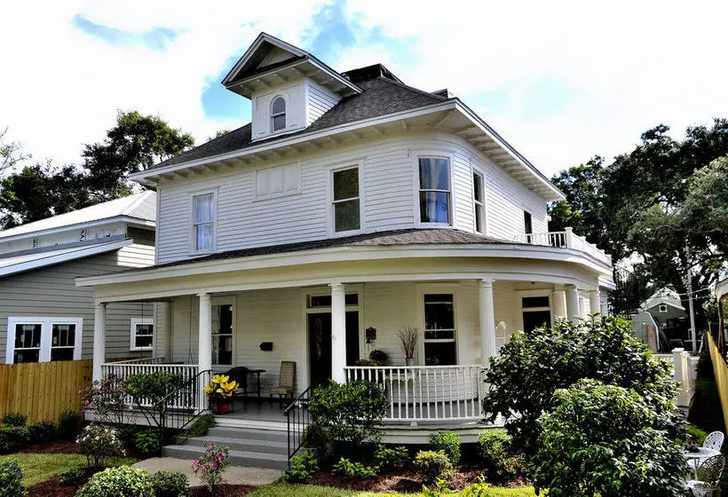 تختخواب و صبحانه The Guest House At Gulfport Landing