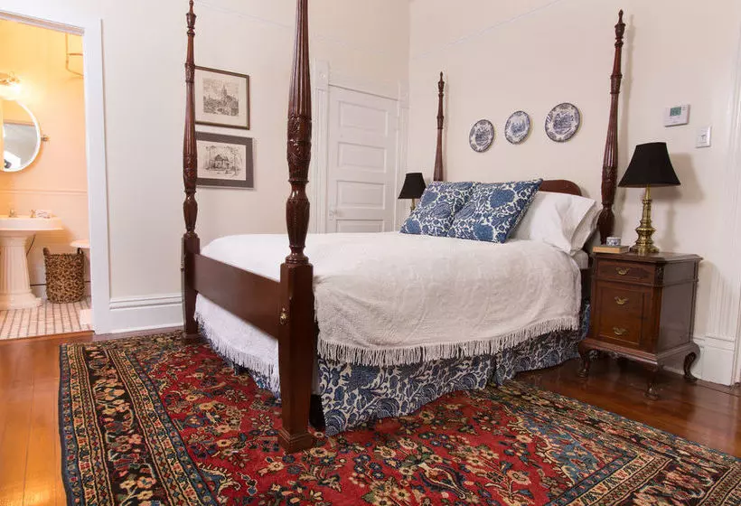 تختخواب و صبحانه The Guest House At Gulfport Landing