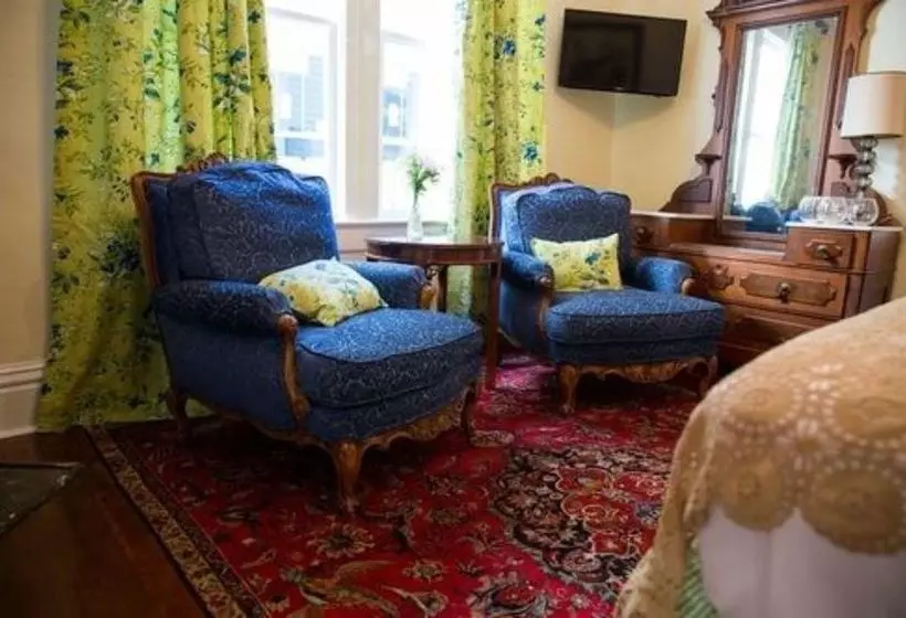 تختخواب و صبحانه The Guest House At Gulfport Landing