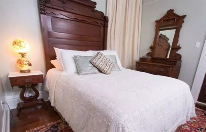 تختخواب و صبحانه The Guest House At Gulfport Landing