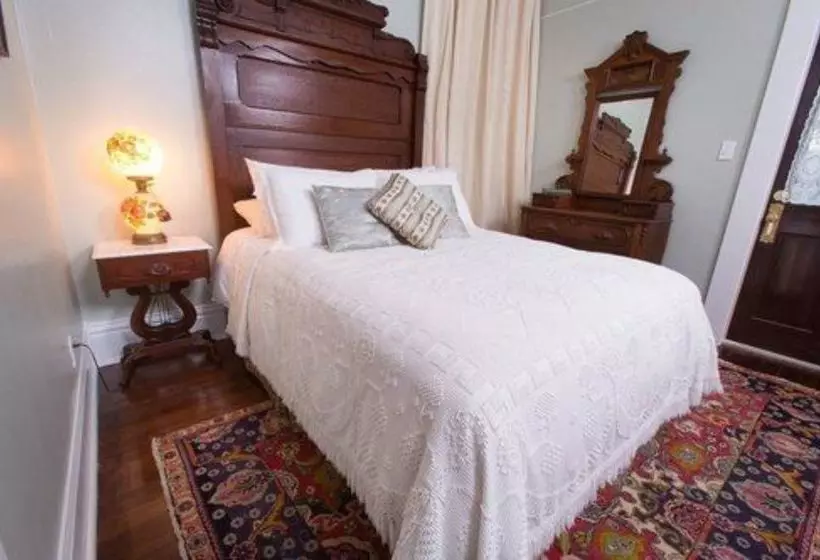 تختخواب و صبحانه The Guest House At Gulfport Landing