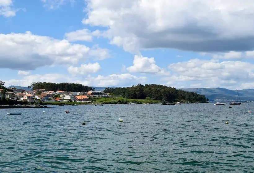簡易ホテル Complejo Tamanaco Illa de Arousa 3000