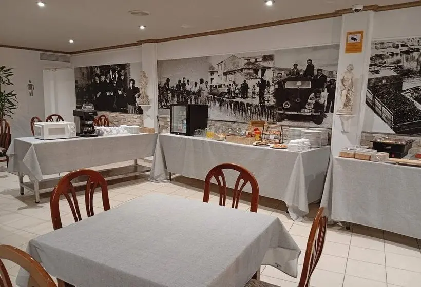 簡易ホテル Complejo Tamanaco Illa de Arousa 3000