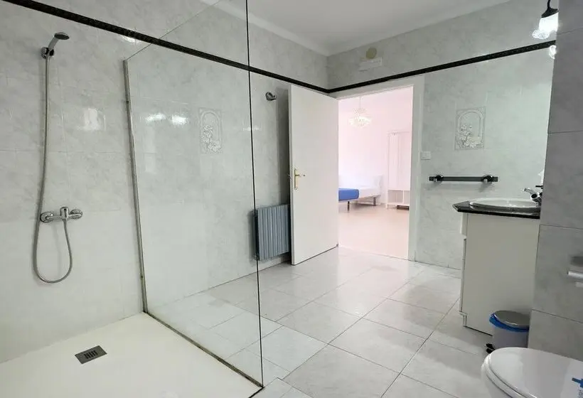 簡易ホテル Complejo Tamanaco Illa de Arousa 3000
