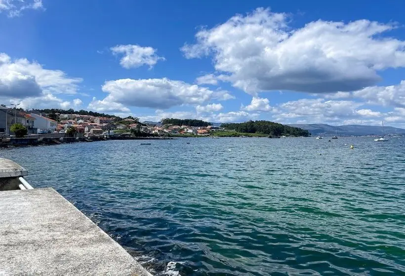 簡易ホテル Complejo Tamanaco Illa de Arousa 3000