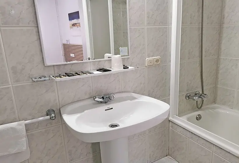 簡易ホテル Complejo Tamanaco Illa de Arousa 3000