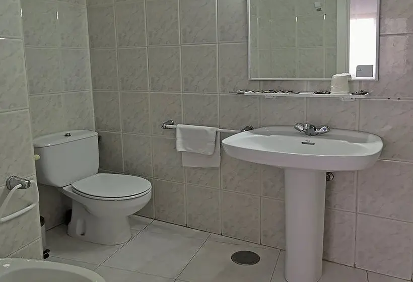 簡易ホテル Complejo Tamanaco Illa de Arousa 3000
