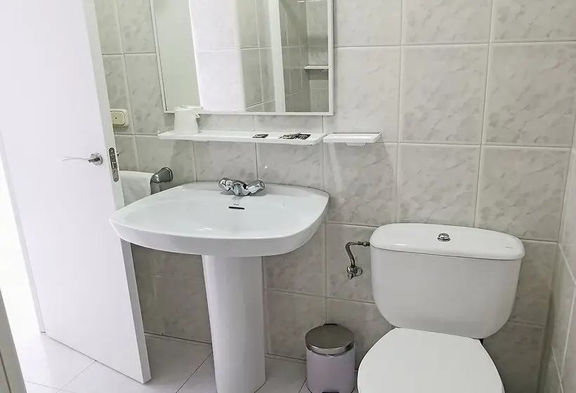 簡易ホテル Complejo Tamanaco Illa de Arousa 3000