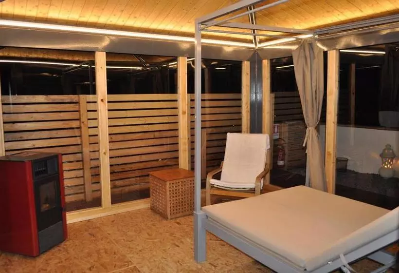 مسافرخانه Agrihotel Croce Vallone