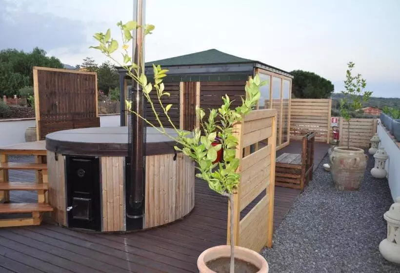 مسافرخانه Agrihotel Croce Vallone