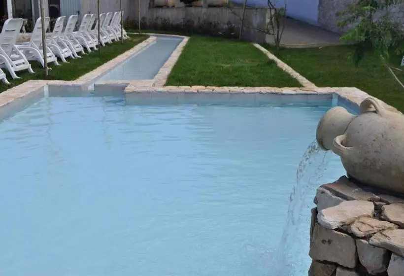 مسافرخانه Agrihotel Croce Vallone