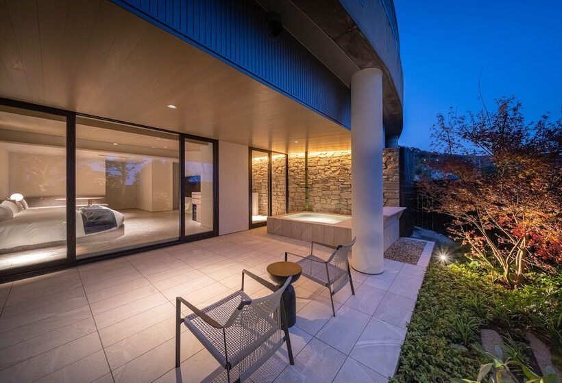 Отель Auberge Fontaine Bleau Atami