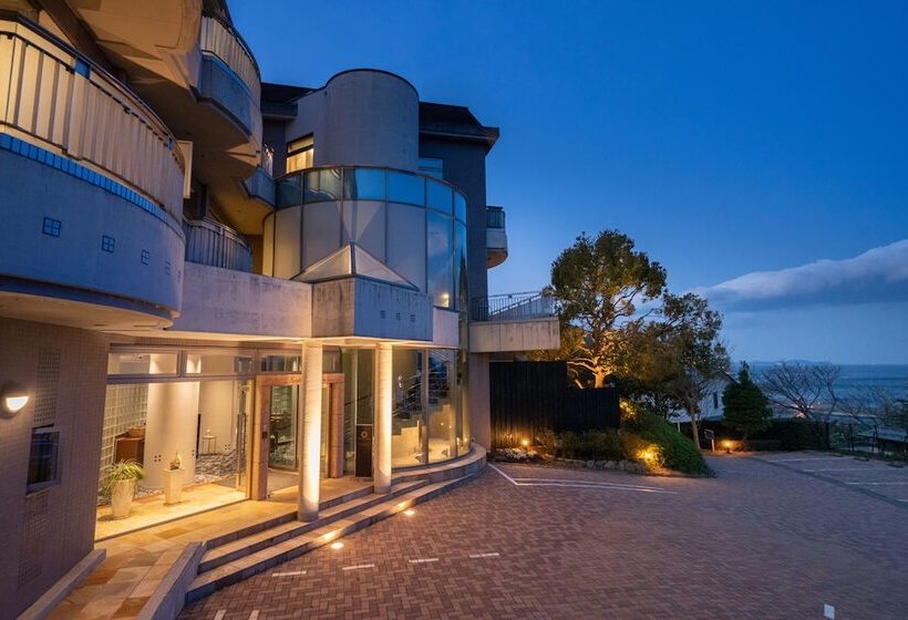 Отель Auberge Fontaine Bleau Atami