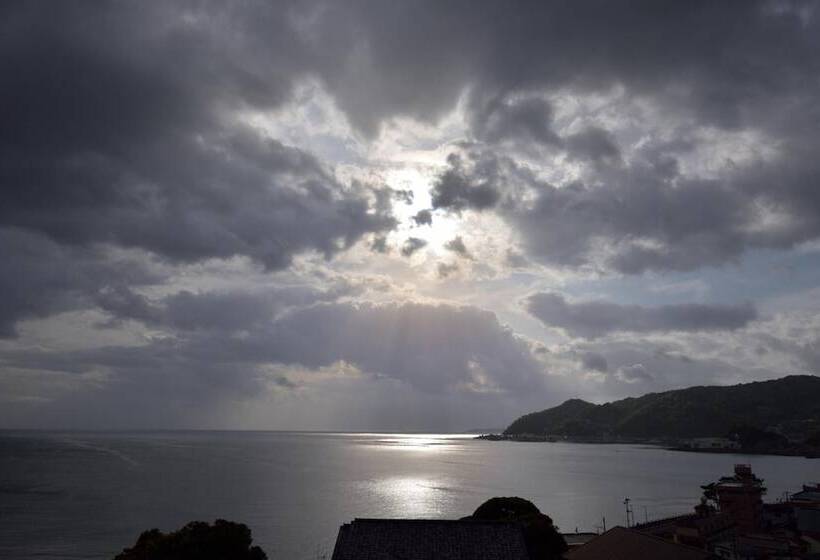 Отель Auberge Fontaine Bleau Atami