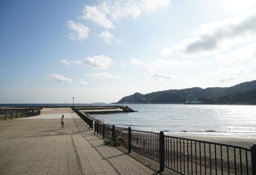 Отель Auberge Fontaine Bleau Atami