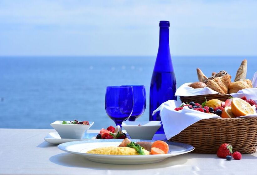 Отель Auberge Fontaine Bleau Atami