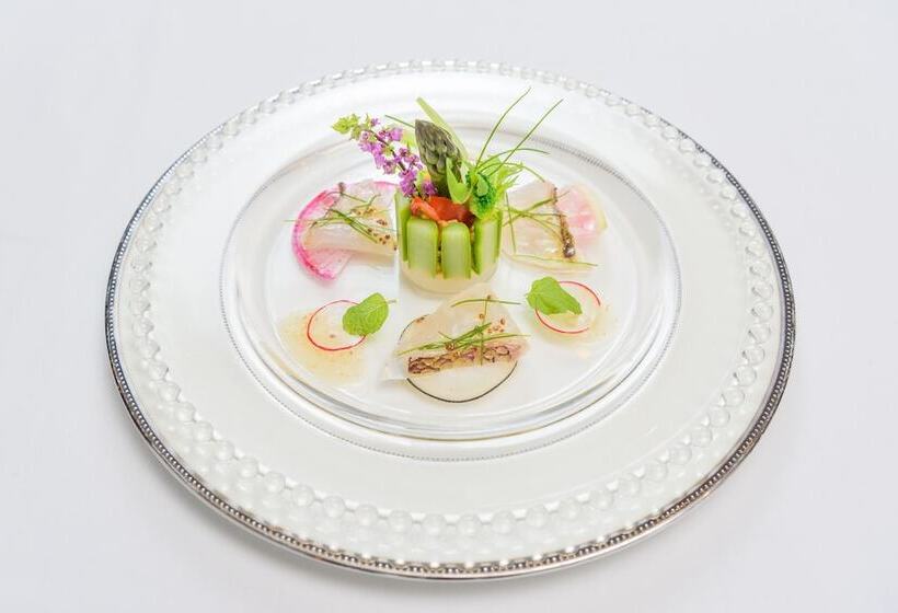 Отель Auberge Fontaine Bleau Atami