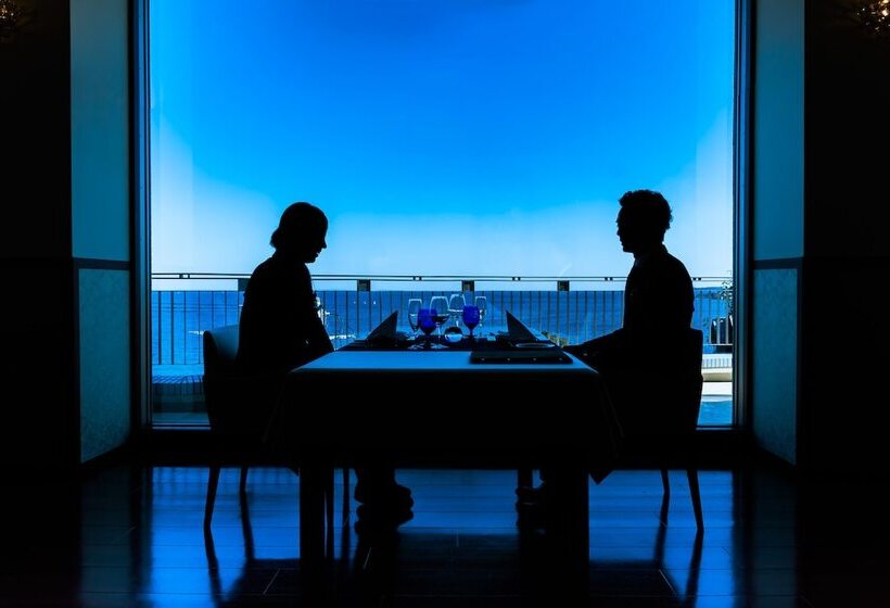 Отель Auberge Fontaine Bleau Atami