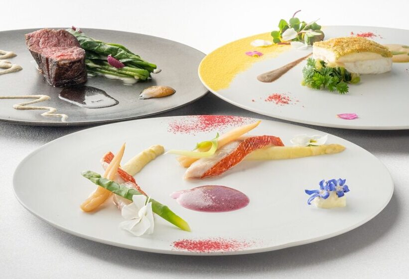 Отель Auberge Fontaine Bleau Atami