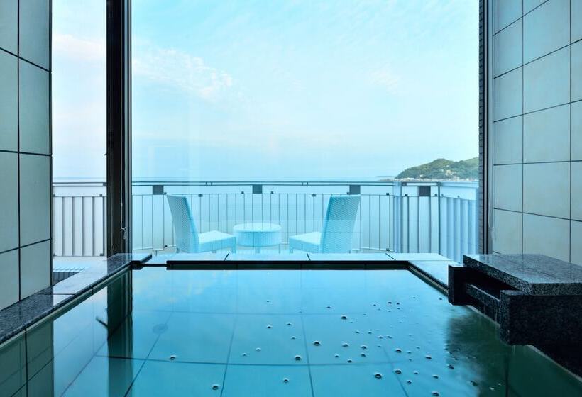 Отель Auberge Fontaine Bleau Atami