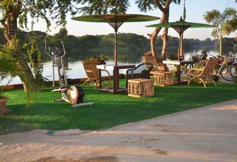 هتل Mandalay Kandawgyi Inn