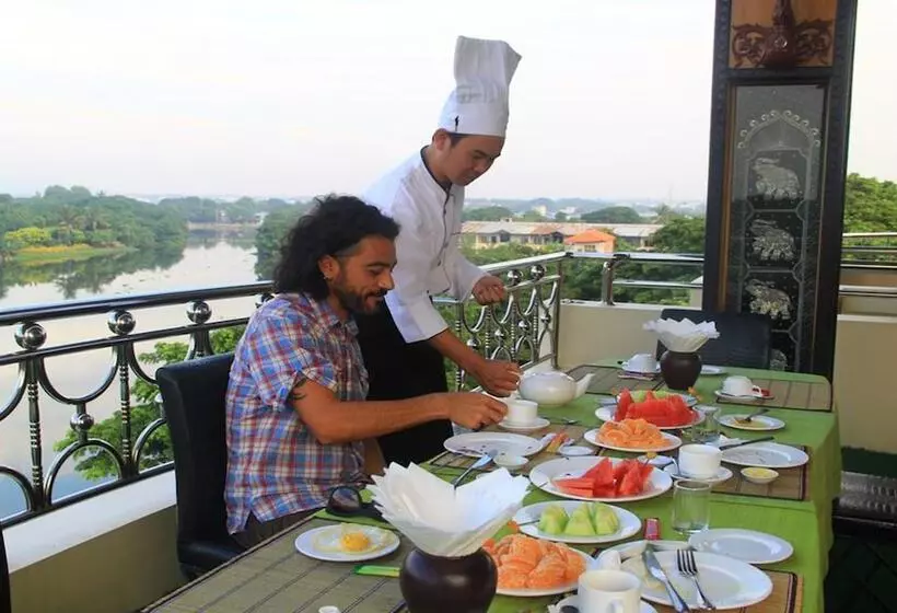 هتل Mandalay Kandawgyi Inn