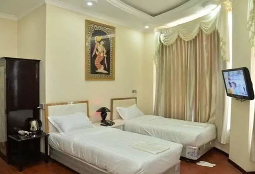 هتل Mandalay Kandawgyi Inn