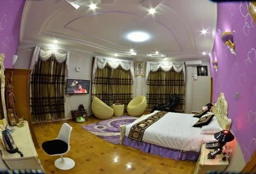 هتل Mandalay Kandawgyi Inn