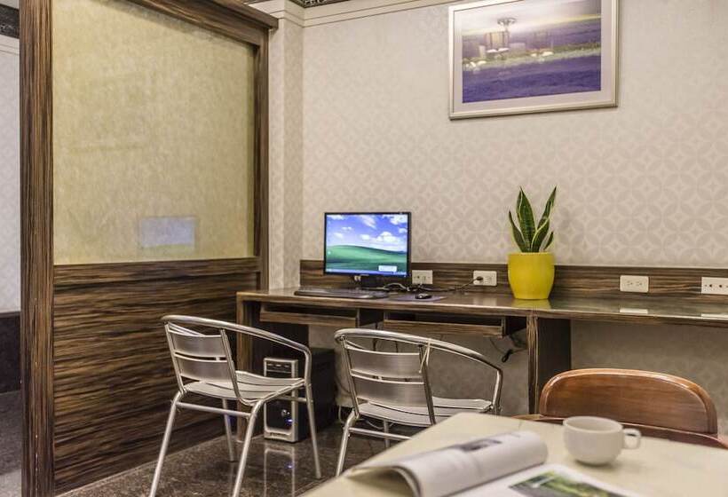 The Cloud Hotel Zhongli Branch