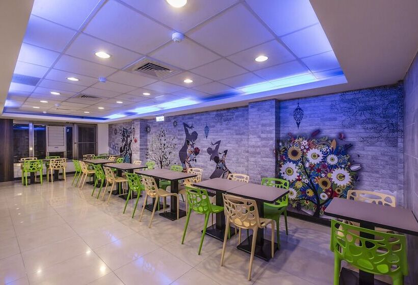 The Cloud Hotel Zhongli Branch