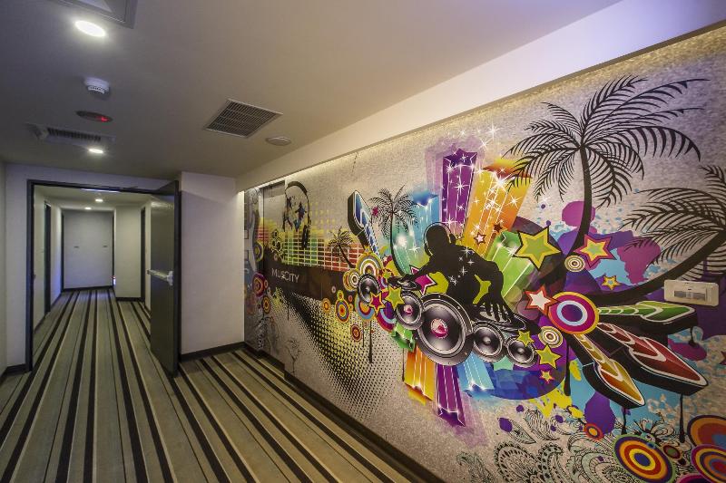 The Cloud Hotel Zhongli Branch