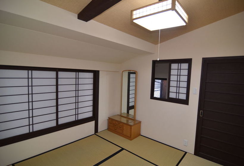 פנסיון Renyoan