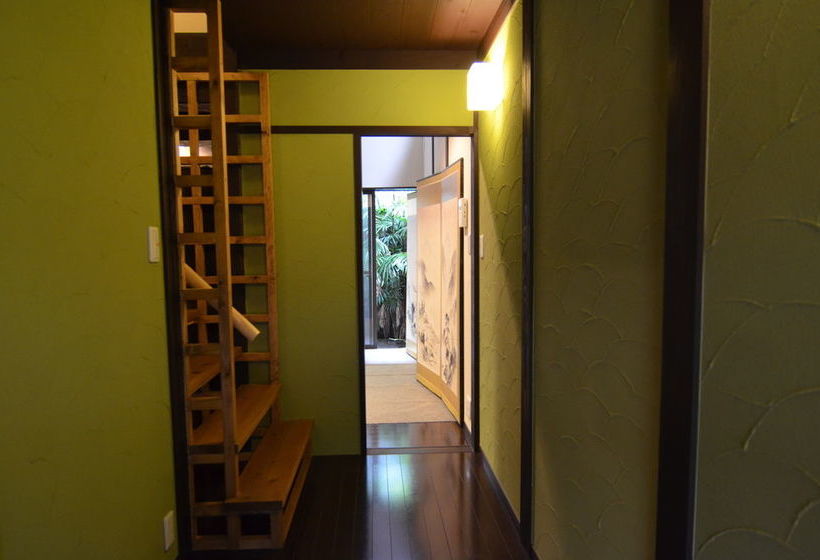 פנסיון Renyoan