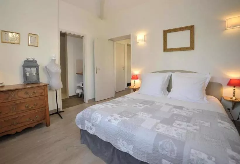 تختخواب و صبحانه La Rosace