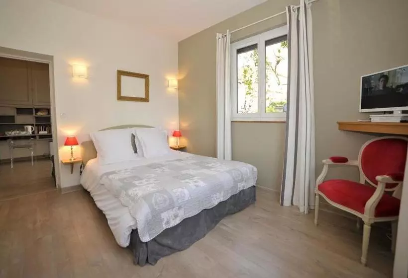 تختخواب و صبحانه La Rosace