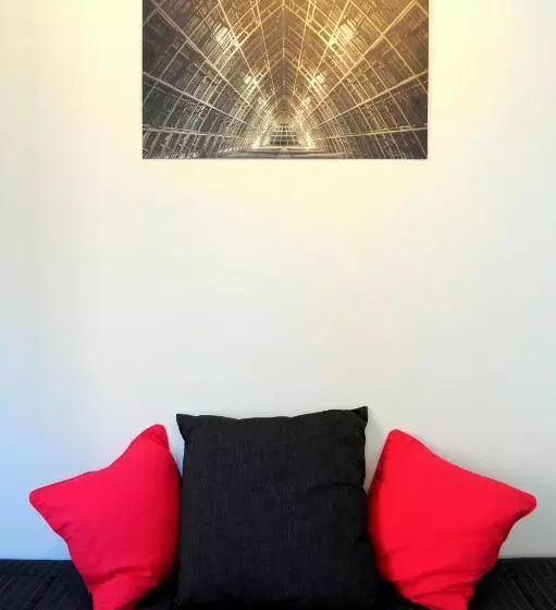 تختخواب و صبحانه La Rosace