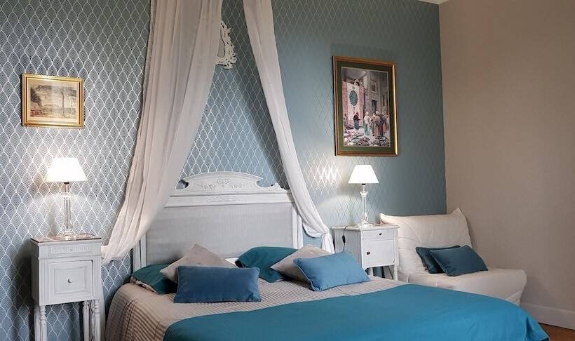 Bed and Breakfast Manoir De Tireveste