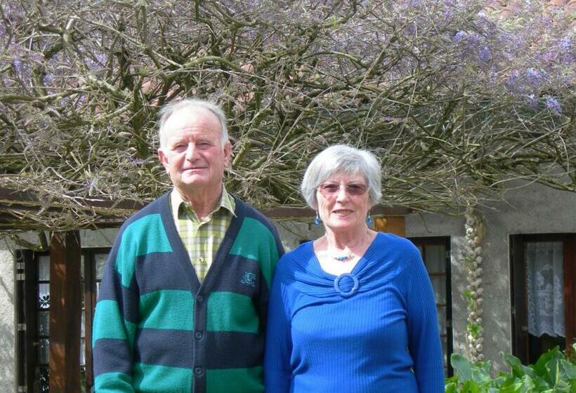 مبيت وإفطار Sous La Glycine