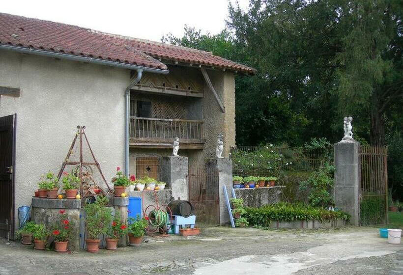 مبيت وإفطار Sous La Glycine