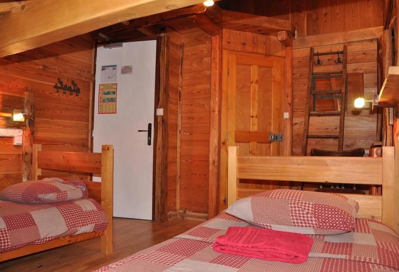 בית מלון כפרי Chalet Des Touristes