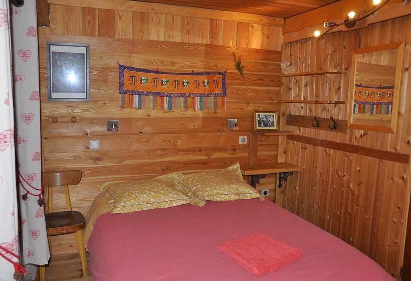 בית מלון כפרי Chalet Des Touristes